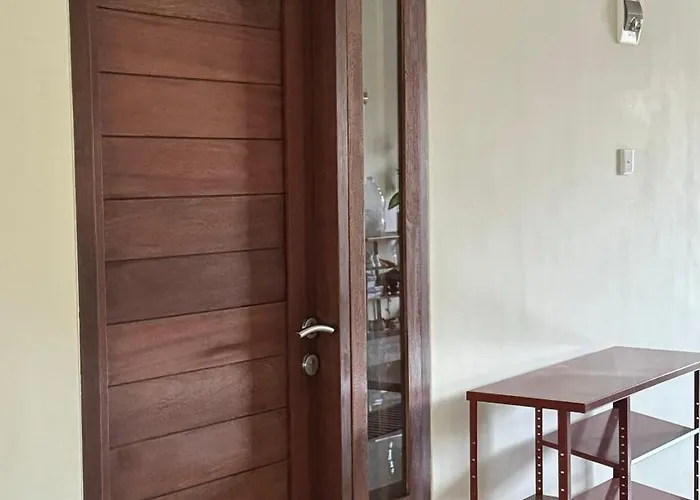 Hostal Bee